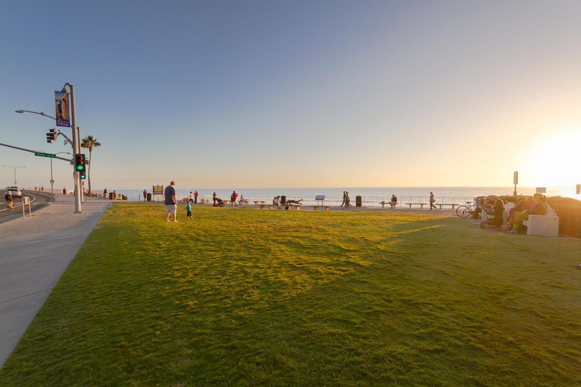 Oceanview Rooftop Patio - Walk To The Beach & Park Villa Carlsbad Exterior photo